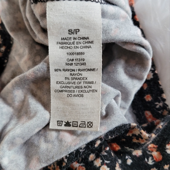 Garage Black Floral Jumpsuit Romper Small - Picture 3 of 4